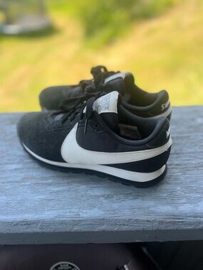 Women's Nike Pre-Love O.X. A03166-002 Black Suede White Swoosh Size 9
